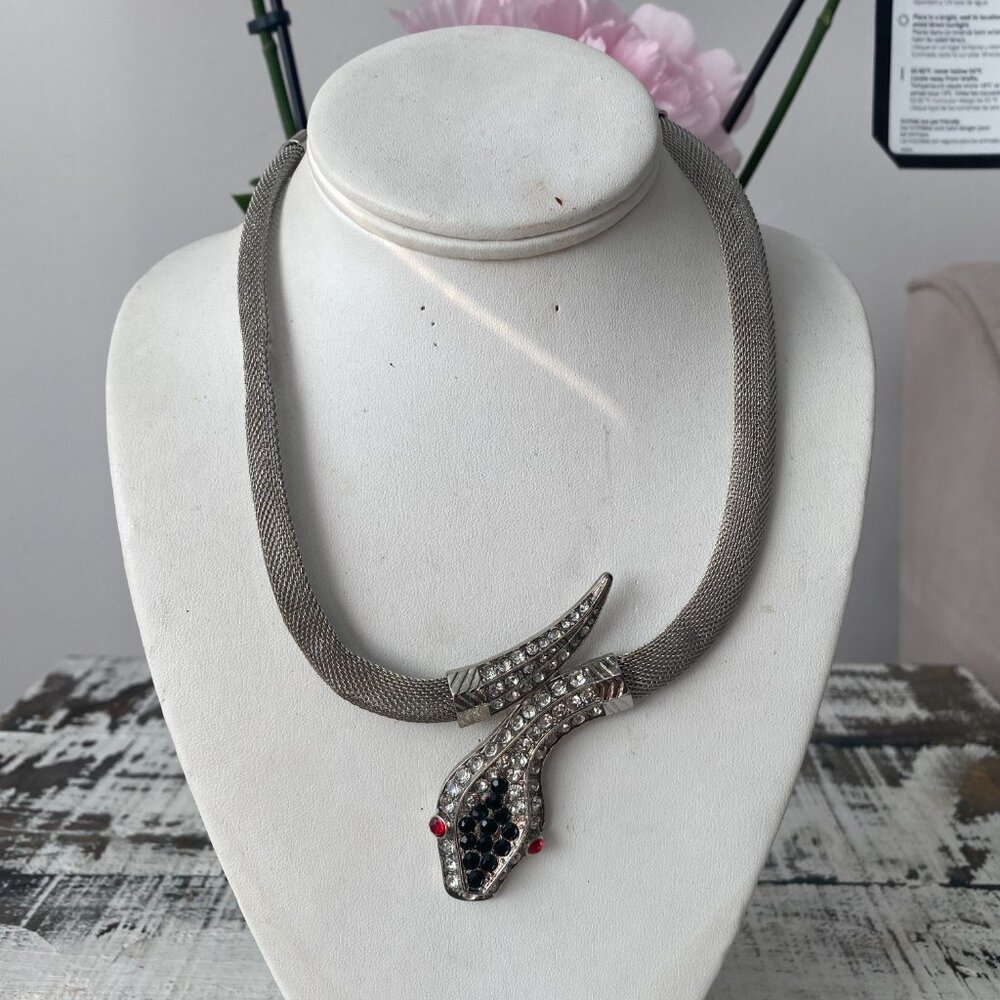Trendy Stainless Steel Necklace – Modern Statement Jewelry Gift for Her - Picture 3 of 5